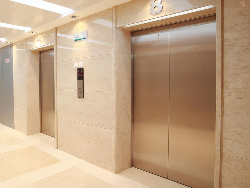 Thang máy tải khách toà nhà Fujipg
