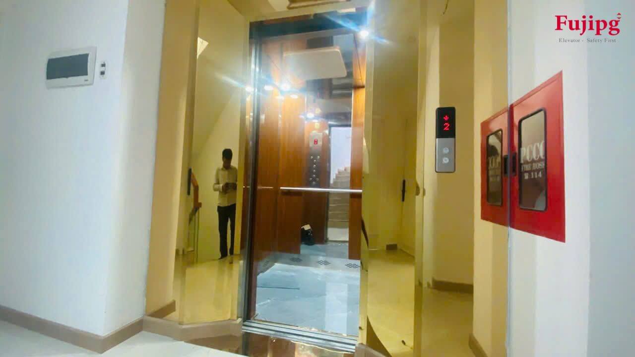 Lắp đặt thang máy mini Fujipg cho nhà phố hiện đại